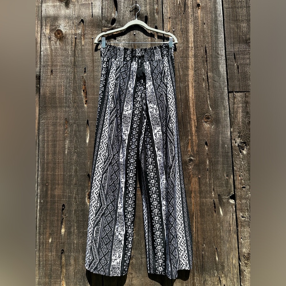 West Loop Black & White Bohemian Casual Flowy Pants